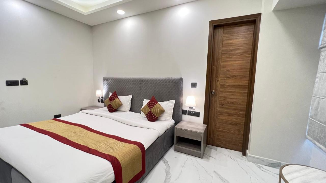 The Dream House Bed and Breakfast New Delhi Exteriör bild