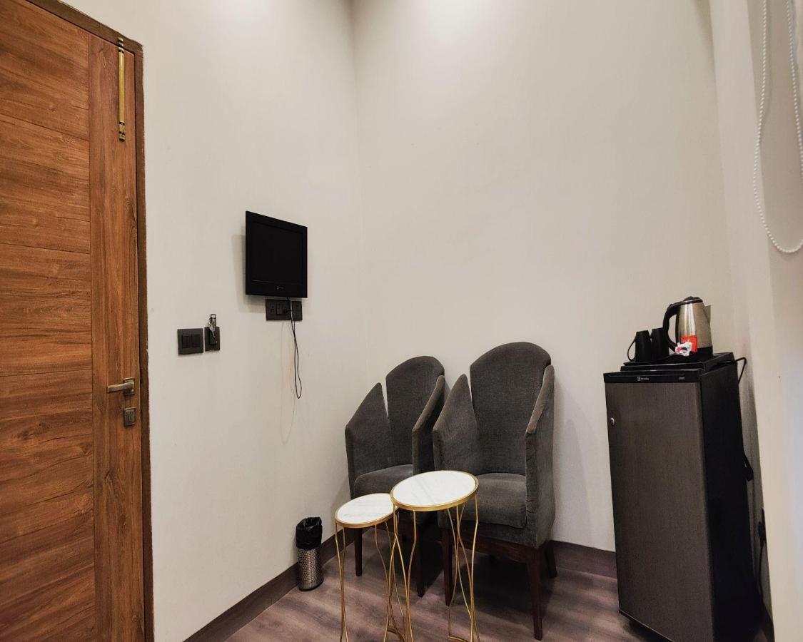 The Dream House Bed and Breakfast New Delhi Exteriör bild